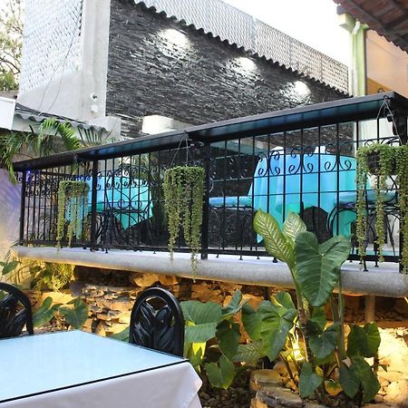 Hotel Villa Antigua Сан Салвадор Екстериор снимка