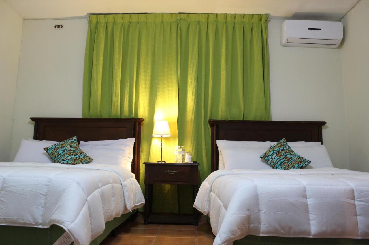 Hotel Villa Antigua Сан Салвадор Екстериор снимка