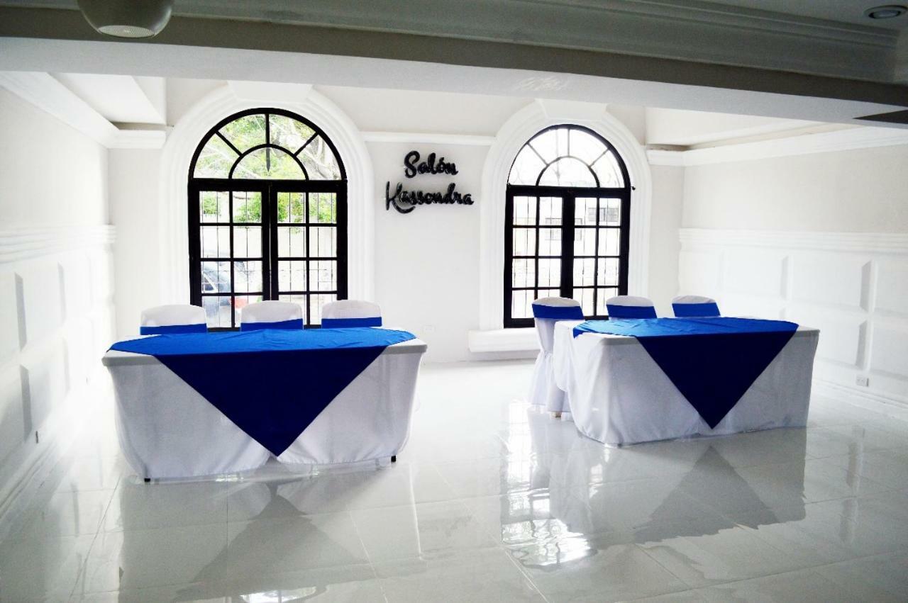 Hotel Villa Antigua Сан Салвадор Екстериор снимка