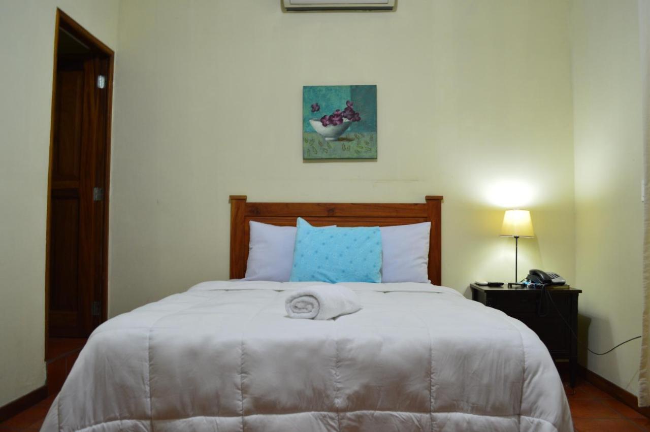 Hotel Villa Antigua Сан Салвадор Екстериор снимка